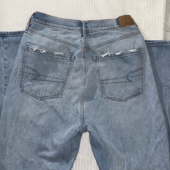 American Eagle Baggy Jeans - Light Wash - Size 8 - Picture 3 of 6